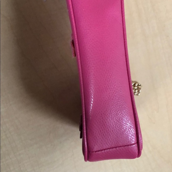 Large Wristlet 19’ Floral Appliqué Leather F65471 - Picture 4 of 11